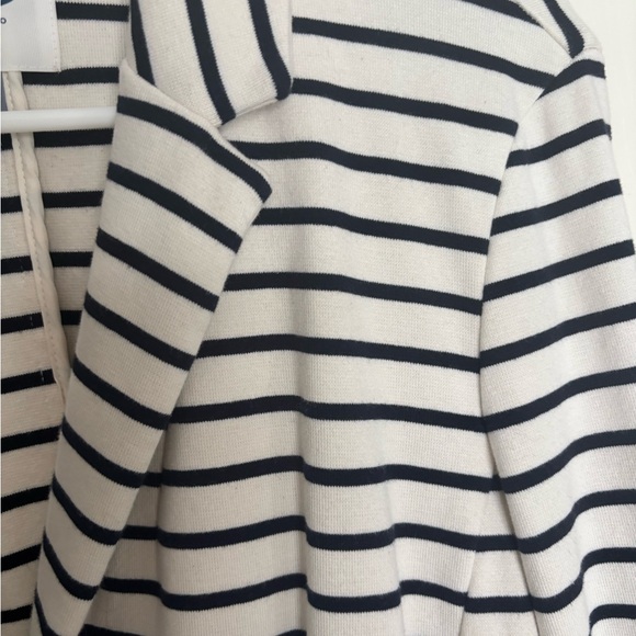 Old Navy Women's Navy Striped Blazer - Picture 6 of 8